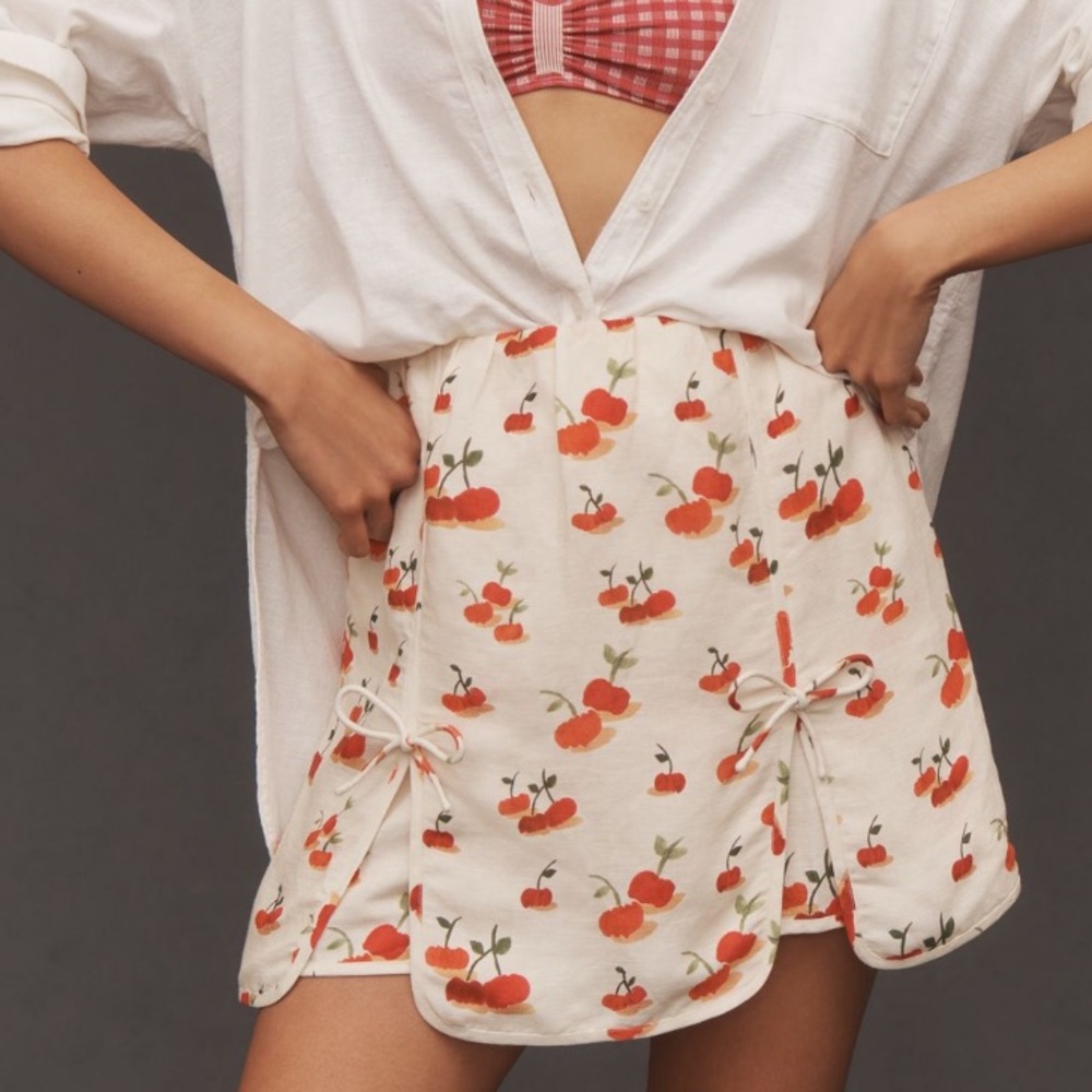 Farm Rio NWT XL Cherry Print Skort with Bow Details - Picture 2 of 3